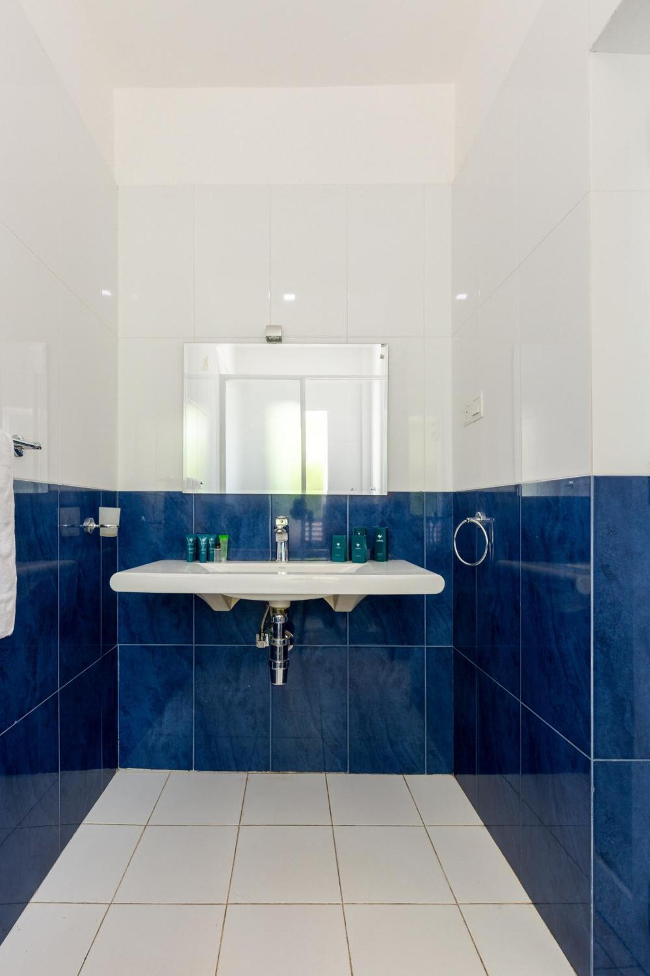 Royal Mount Hotel Dehiwala-Mount Lavinia Room photo