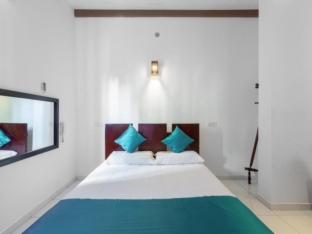 Royal Mount Hotel Dehiwala-Mount Lavinia Exterior photo