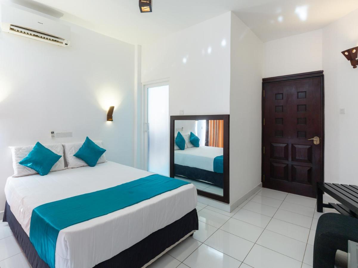 Royal Mount Hotel Dehiwala-Mount Lavinia Exterior photo