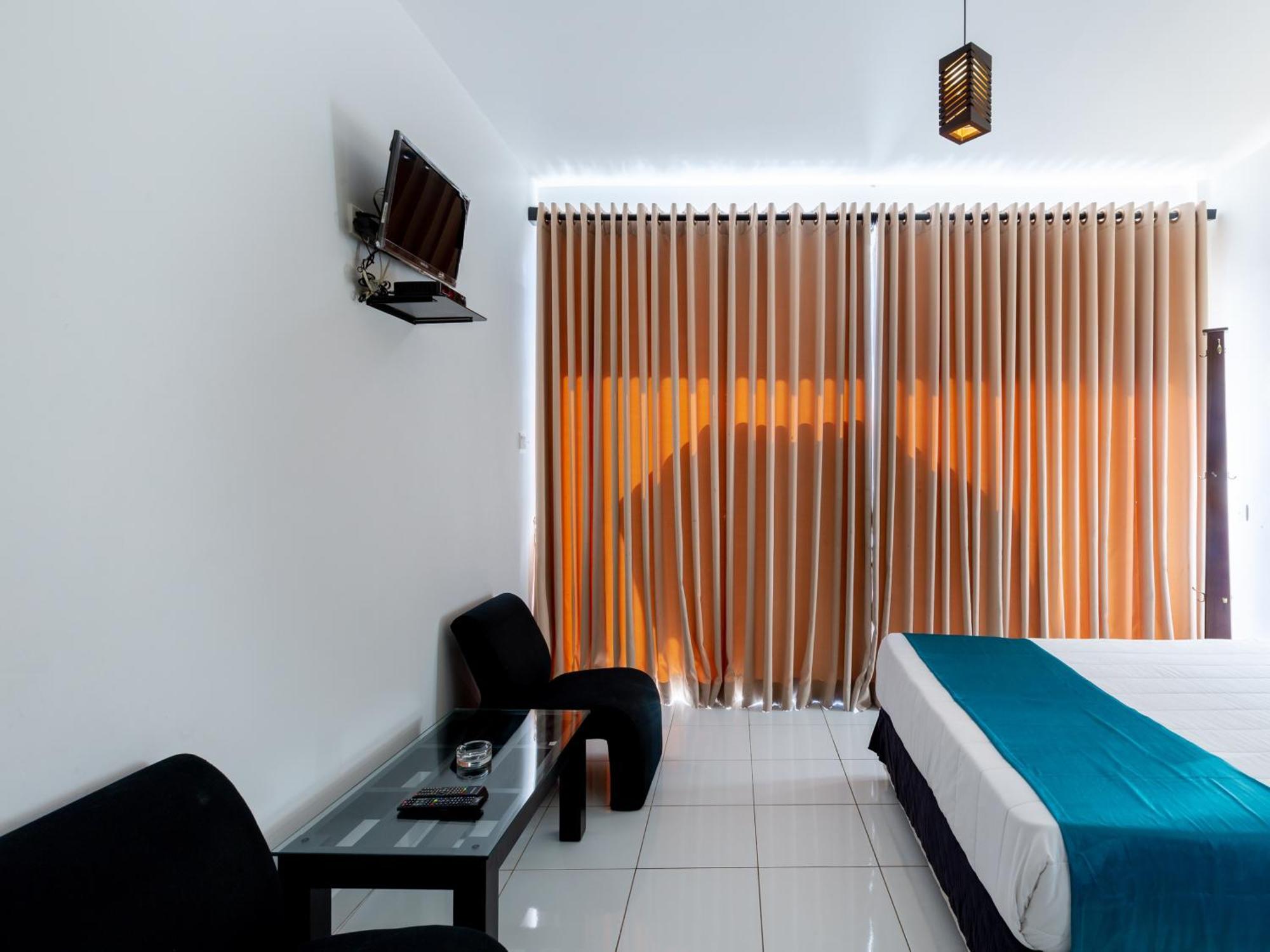Royal Mount Hotel Dehiwala-Mount Lavinia Exterior photo
